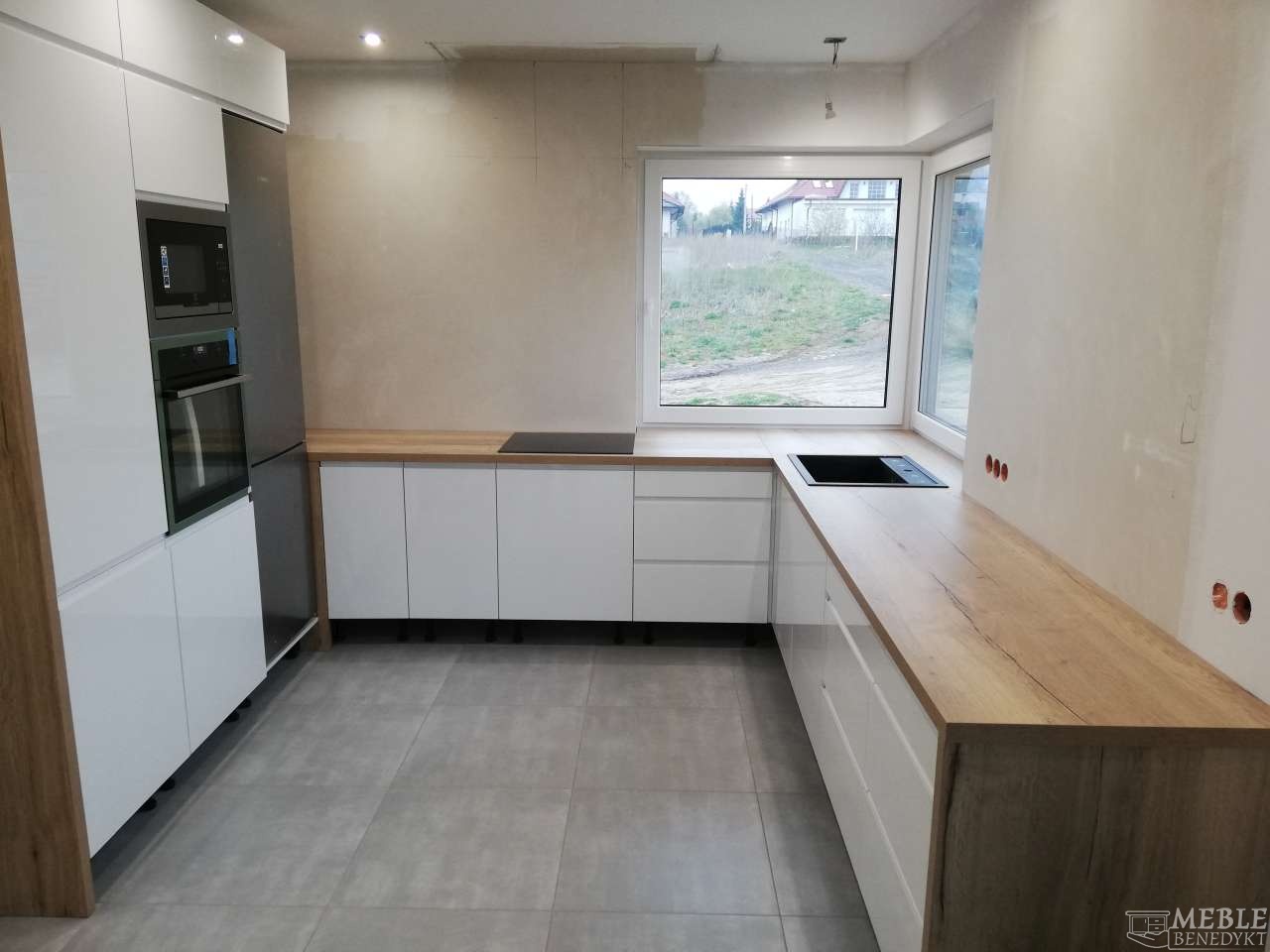 kuchnia-z-zabudowana-lodowka