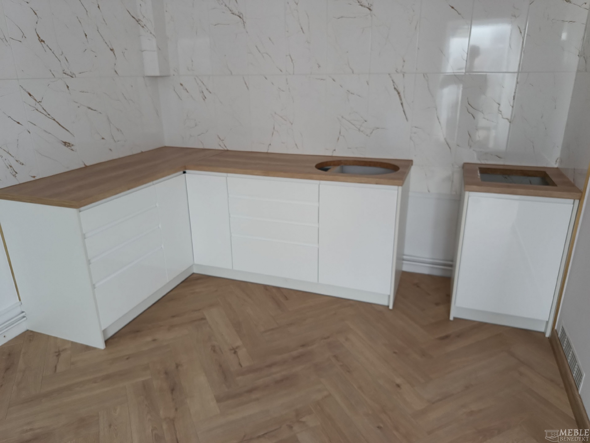3-meble-kuchenne-bialo-drewniane