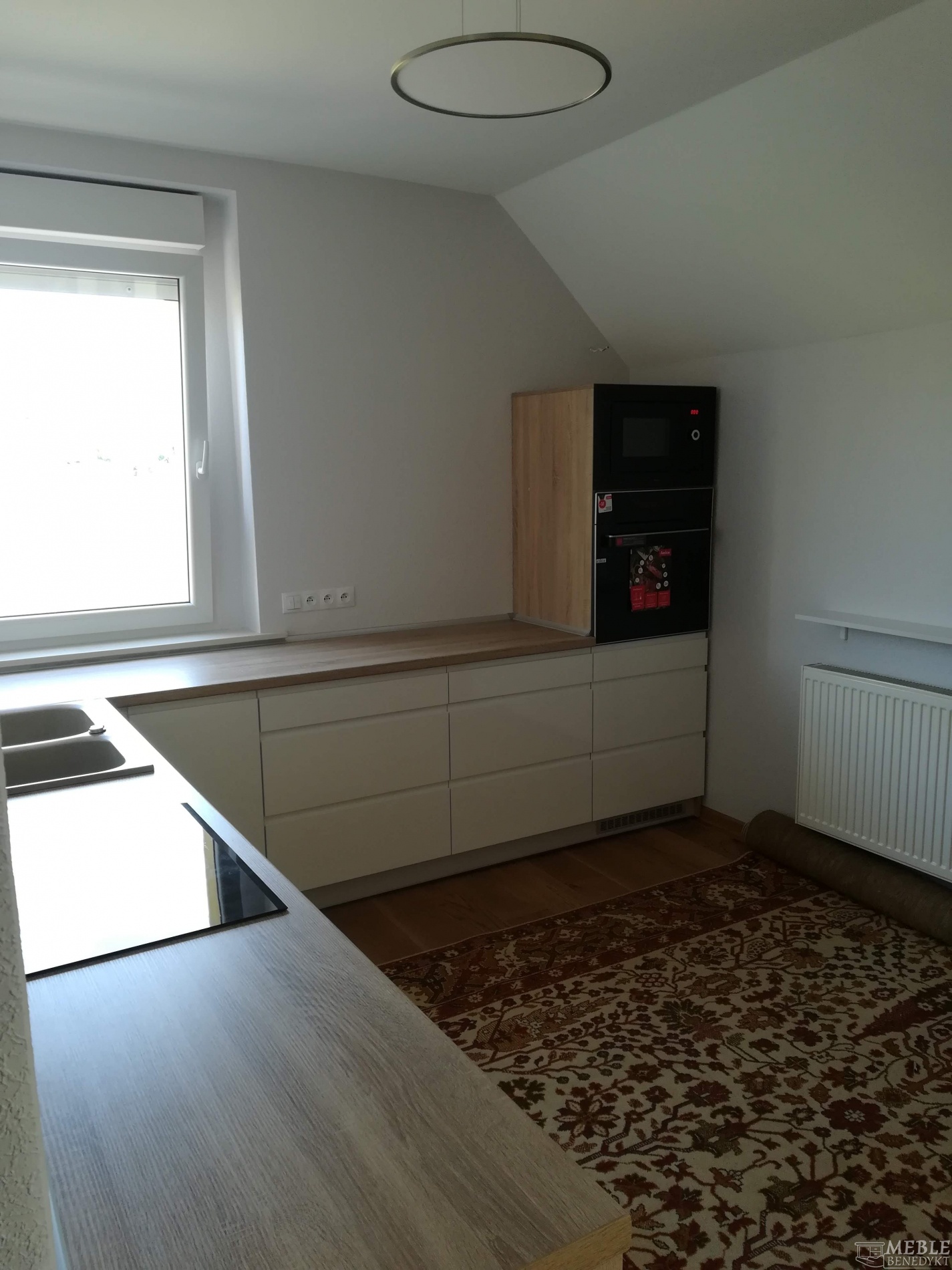 4-kuchnia-skandynawska-bialo-drewno