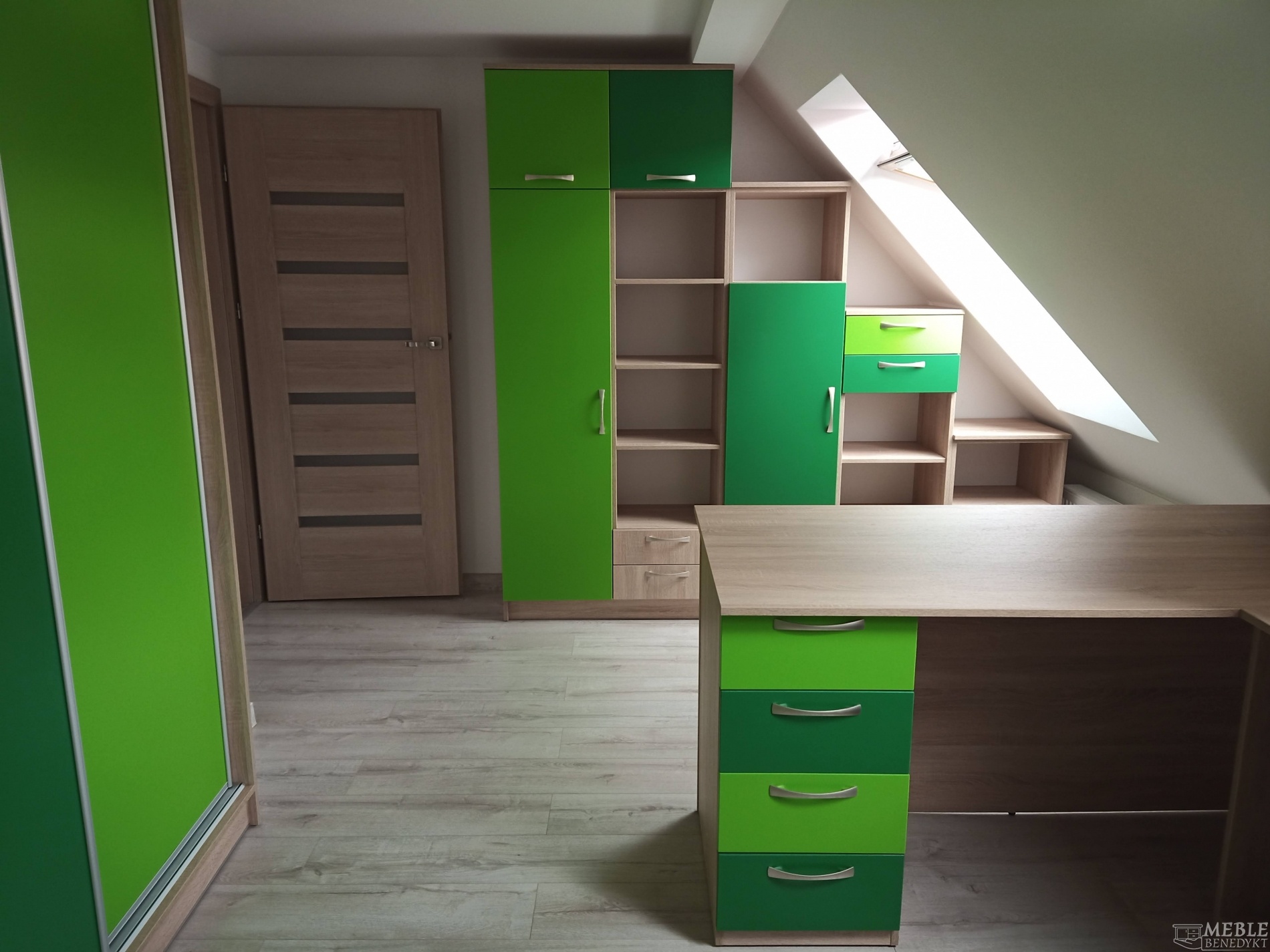 14-meble-drewno-zielone-fronty